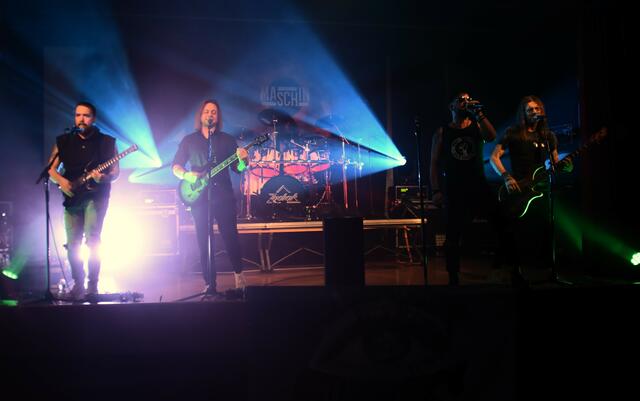 Als dritte Band auf der Bühne folgte Maschin. | Foto: Cherelle Marek