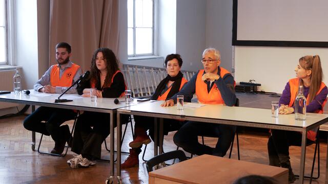 Bei der PK, die Aktivistinnen und Aktivisten Roman Dechler, Anna Freund, Katrin Weber, Helmuth Wachtler und Marina Hagen-Canaval. | Foto: Andreas Pölzl/RMW