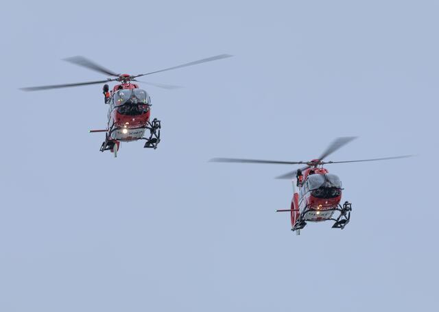 Am Sonntag kam es im Laufe des Tages zu mehreren Skiunfällen im Bezirk Imst. Mehrere Personen wurden dabei verletzt. | Foto: ARA Flugrettung/Wolfgang Jannach (Symbolbild)