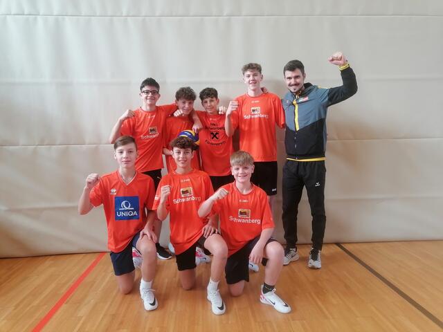 Mit zwei souveränen Turniersiegen (sieben Siege in acht Spielen) spielten sich die Schwanberger Volleyballer unter die besten acht Teams der Steiermark. | Foto: MS Bad Schwanberg