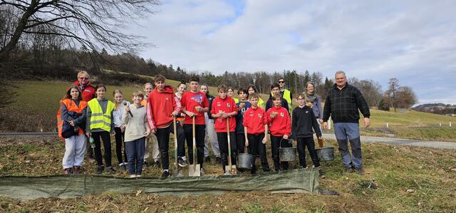 Angepackt haben Bernd Wieser (r.) und Co. etwa in Obergnas.  | Foto: Wieser 