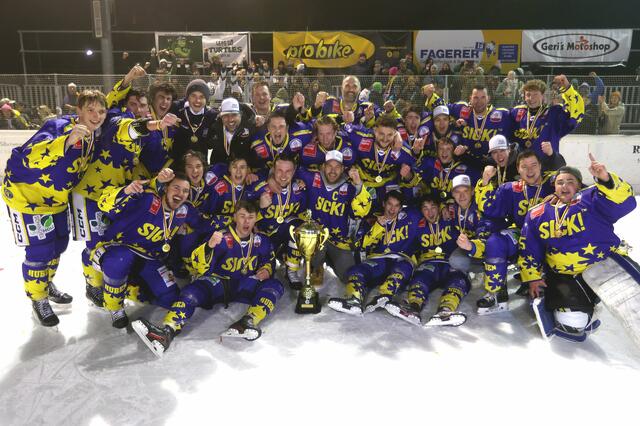 Das Farmteam des UECR Huben holte sich den Meistertitel in der Kärntner Liga West Division 2. | Foto: MOWEFOTOGRAFICS