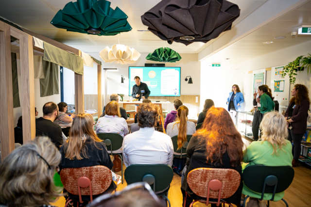 In der Praxiswerkstatt des öbv ging es um innovative Lehrmethoden und digitale Tools für MINT-Fächer.  | Foto: öbv/Whirlfoto