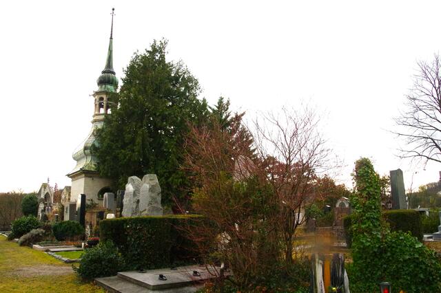 Kirchlein mittig des Friedhofs - Türmchen hat gute Chancen das Zuhause des Turmfalkenbzu sein. | Foto: Zuzana Kobesova 2024