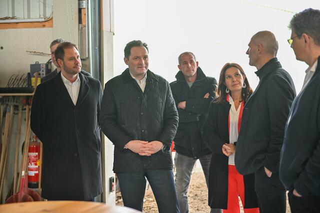 Zum Schluss wurde dem Hof der Familie Prantl in Stöttera ein Besuch abgestattet. | Foto: BML: Hemerka