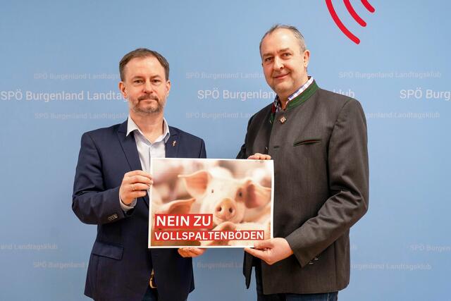 SPÖ Klubobmann Roland Fürst und SPÖ-Landwirtschaftssprecher Gerhard Bachmann fordern Aus von Vollspaltenböden | Foto: SPÖ Landtagsklub Burgenland