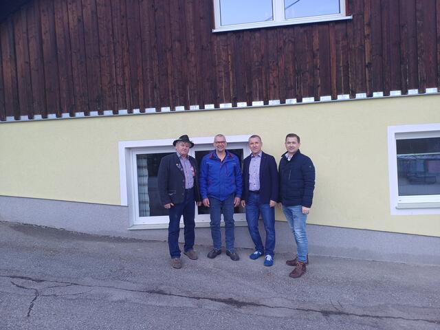 Reichramings Bürgermeister Michael Schwarzlmüller, Herbert Geyerlechner, AMS-Leiter Steyr Peter Hrubant und Amtstleiter Gerald Steindler (v. li.). | Foto: Gde. Reichraming