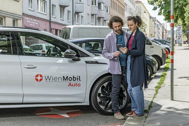 Das E-Carsharing-Konzept der Wiener Linien kommt gut an. Seit 2023 gibt es in Wien 100 Autos.  | Foto: Wiener Linien/Robert Peres/Stephan Doleschal