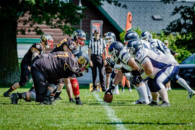 Im Tackle Football geht es so richtig zur Sache - auch hier wird Verstärkung gesucht. | Foto: Sportfotografie Roman Stoiber