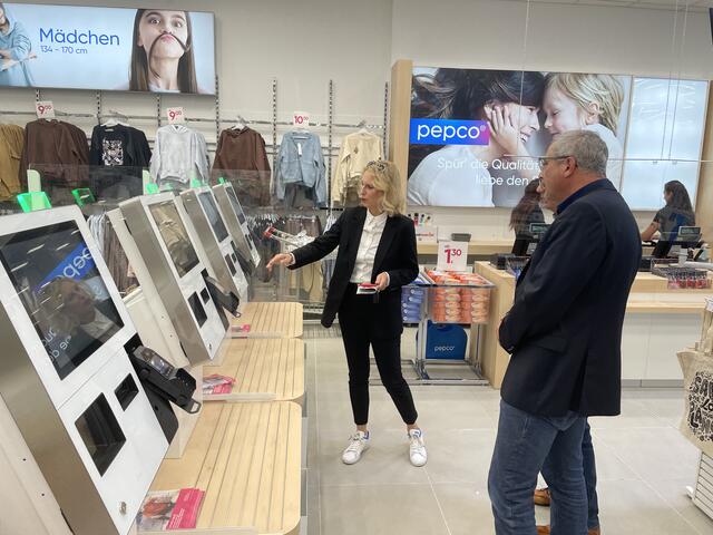 Im September 2022 präsentierte Expansionleiterin Barbara Graf noch stolz die neue Filiale in Voitsberg. | Foto: Schrapf