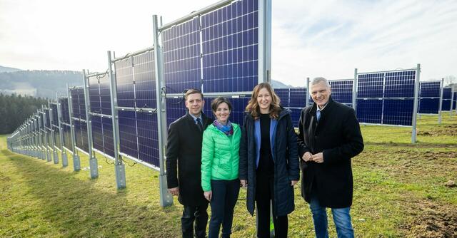 Von links nach rechts: Eugendorfs Bürgermeister Robert Bimminger, Vizebürgermeisterin Eveline Bayrhamer, Claudia Plakolm und der Landtagsabgeordnete Josef Schöchl. | Foto: VP Flachgau