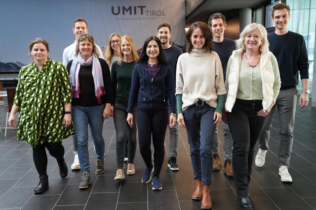 Die Leiterin des Erasmus+-Projektes „TALE“ Ao. Univ.-Prof. Dr. Cornelia Blank Institut für Sport-, Alpinmedizin und Gesundheitstourismus (ISAG) der UMIT TIROL (2. V.r.) begrüßte zum Start des Projektes die internationalen Projektpartner am Campus der UMIT TIROL in Hall.  | Foto: UMIT TIROL/Kern