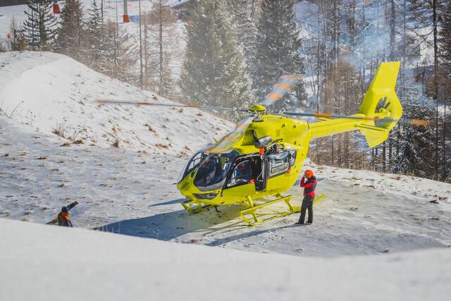 Das verletzte Kind wurde mit dem Notarzthubschrauber ins Krankenhaus geflogen. (Symbolfoto) | Foto: stock.adobe.com/at/ Anze