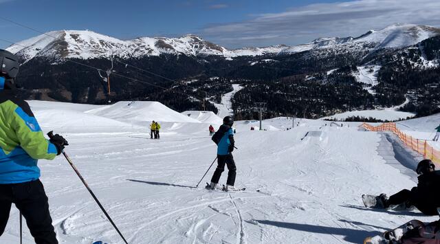 Es gibt auch einen Snow &amp; Funpark, Funslope, Funcross und vieles mehr auf den Pisten. | Foto: RegionalMedien