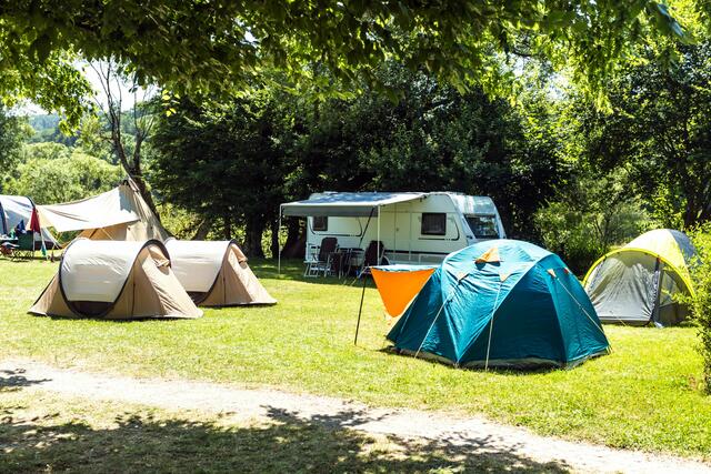 Kärnten und Tirol sind die beliebtesten Camping-Destinationen in ganz Österreich. Tirol belegt mit 2,3 Millionen Nächtigungen den zweiten Platz und konnte im vergangenen Jahr + 8,87 % verbuchen. | Foto: Canva