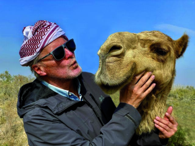 Begegnung mit einem Kamel: Der Abenteurer Helmut Pichler erzählt am 29. Februar in Zwettl von seinen Reisen in den Irak. | Foto: Helmut Pichler