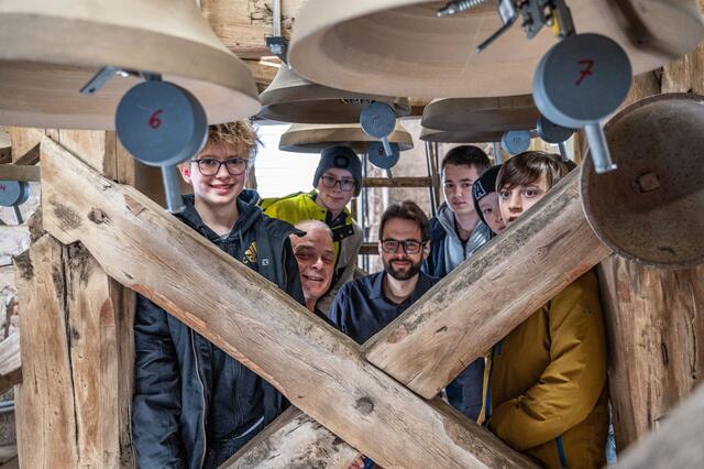 Die Schülerinnen und Schüler des BRG/BORG St. Pölten beim Glockenspiel. | Foto: Christian Krückel