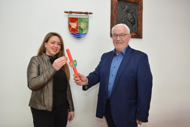 Daniela Peterka gemeinsam mit Raimund Kindl. | Foto: K.Sieberer / Gemeinde