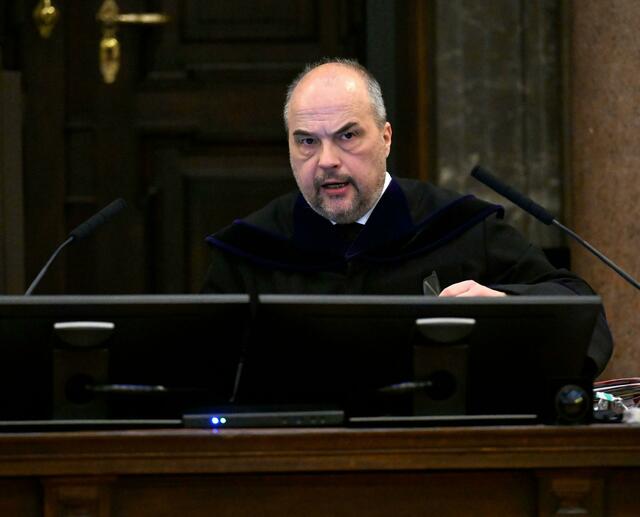 Richter Michael Radasztics fällte am Freitag in der Causa das Urteil.  | Foto: HELMUT FOHRINGER / APA / picturedesk.com