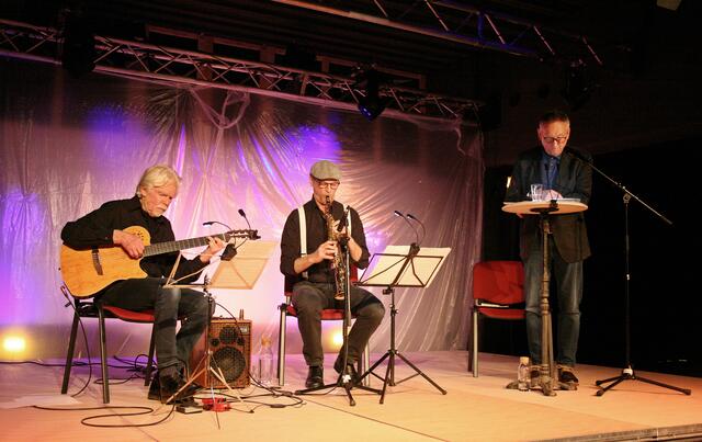 Walter Tolloy, Markus Geyr und Hans Augustin führten die Essenz von Musik und Literatur feinsinnig zusammen.