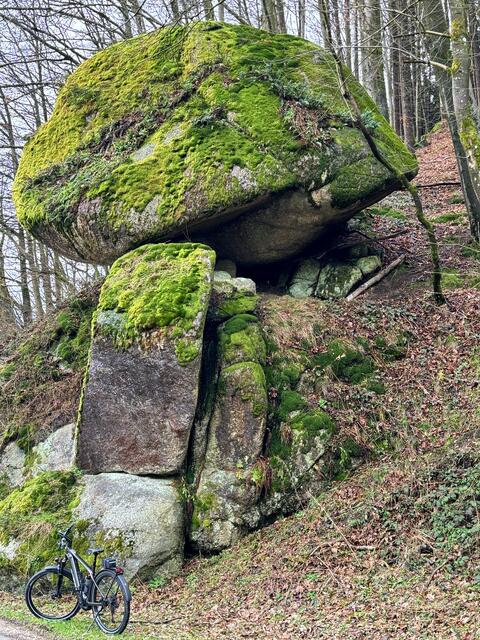Wie entsteht solch eine wunderschöne Felsenformation?

 | Foto: Franz Dörr