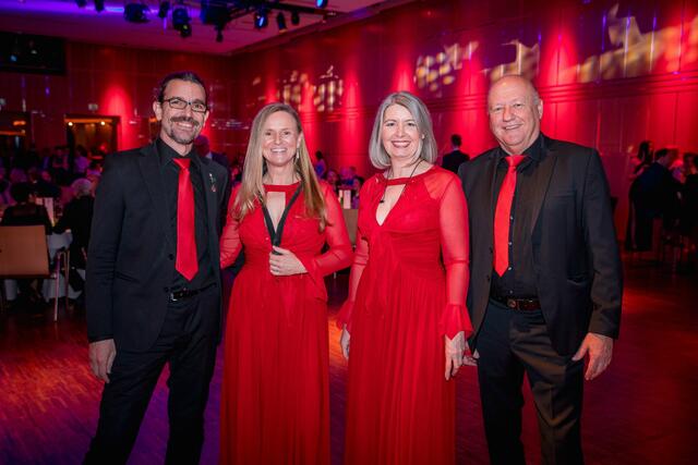 Die Band "Ladies &amp; Gentlemen" sorgte mit der richtigen Musik für eine volle Tanzfläche.