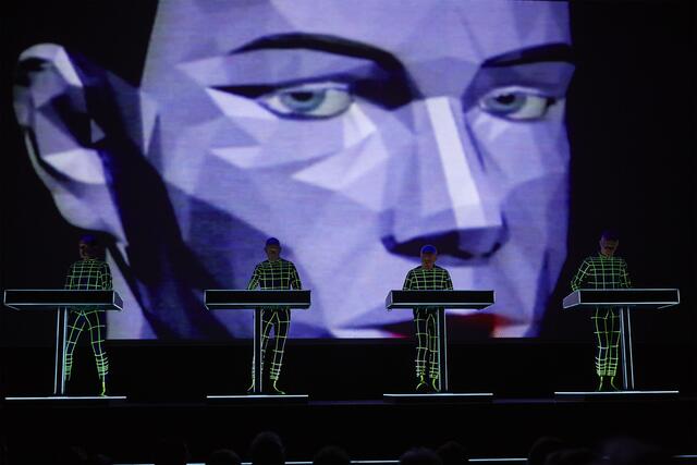 Am 6. Juli kommen Kraftwerk für ein Konzert in den Ehrenhof ins Schloss Schönbrunn. | Foto: Peter Boettcher