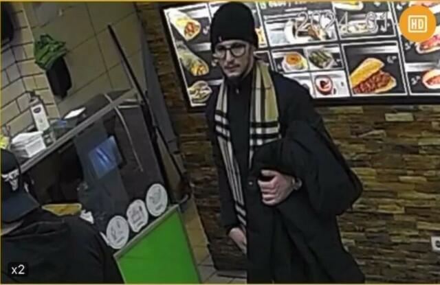 Die Polizei Wien bittet um Hinweise, wenn Zeuginnen und Zeugen diesen Tatverdächtigen gesehen haben. | Foto: LPD Wien