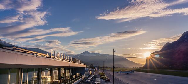 Das Tor zum Süden – der Flughafen Innsbruck. | Foto: Peter Norz