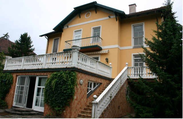 Gartenseite der Villa | Foto: Schwameis