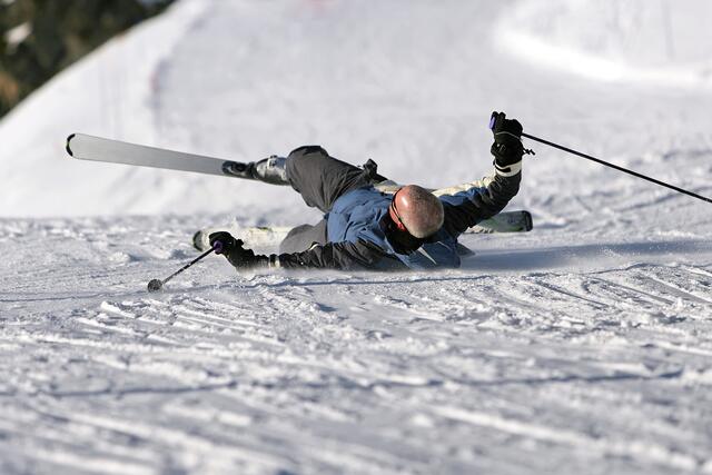 Erneut kam es in Sölden am Gaislachkogel zu einem Skiunfall. Bei einer Kollision am Montagvormittag wurde ein Skifahrer unbestimmten Grades verletzt. | Foto: stock.adobe.com/Symbolfoto