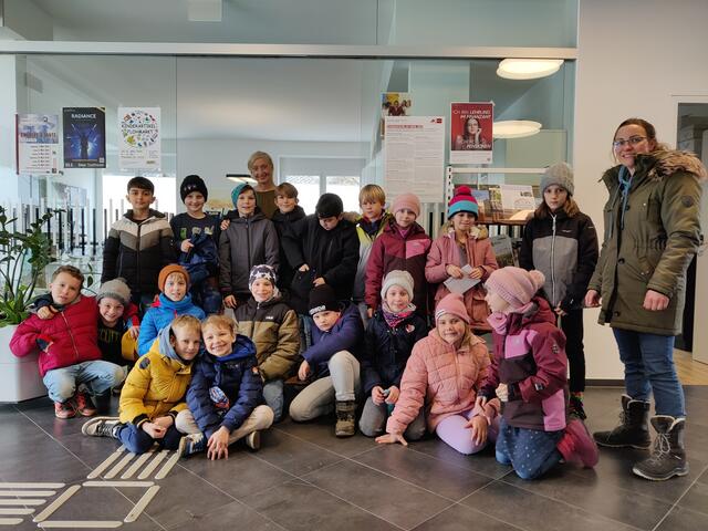 Die 3. Klasse der VS St. Ulrich als Topothekare der Zukunft. | Foto: S. Kristöfl