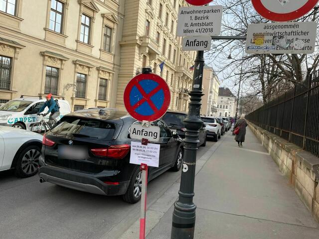 Eines der Schilder ist auch in der Löwelstraße zu finden. | Foto: Anna-Sophie Teischl/RMW