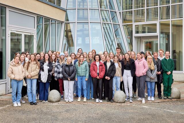 Die Besucher aus Zams gewannen einen Eindruck von der Arbeit des Netzwerk St. Josef in Mils. | Foto: SE Barmh.Schw.Zams/Christoph Nösig
