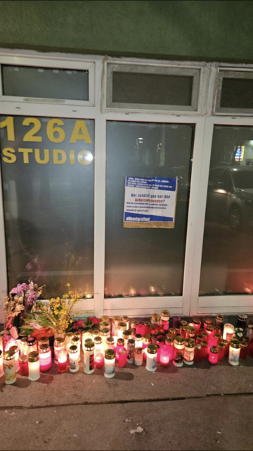 Rechtsextremen-Plakat am Tatort: der Dreifach-Femizid in der Brigittenau wird offenbar für höchst fragwürdige Agenden missbraucht. | Foto: zVg