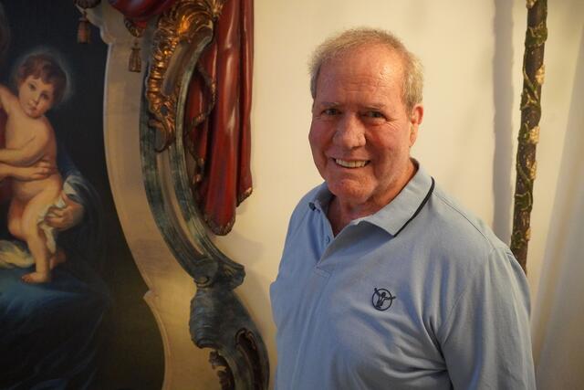 Der ehemalige Lokführer und Pensionist Franz Kemptner (81) tritt für die Partei MFG (Menschen, Freiheit, Grundrechte) als Bürgermeisterkandidat in Mattsee an. | Foto: Emanuel Hasenauer