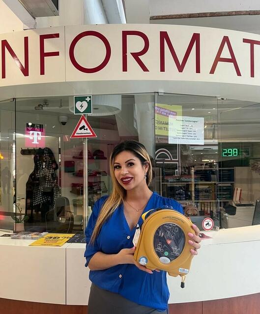 "Bambi" Nina Bruckner eilte dem Bewusstlosen zur Hilfe.  | Foto: Lugner