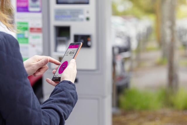 Viele Vorteile mit der Handy-App „Easy Park“  | Foto: Getty-ImagesiStockphoto