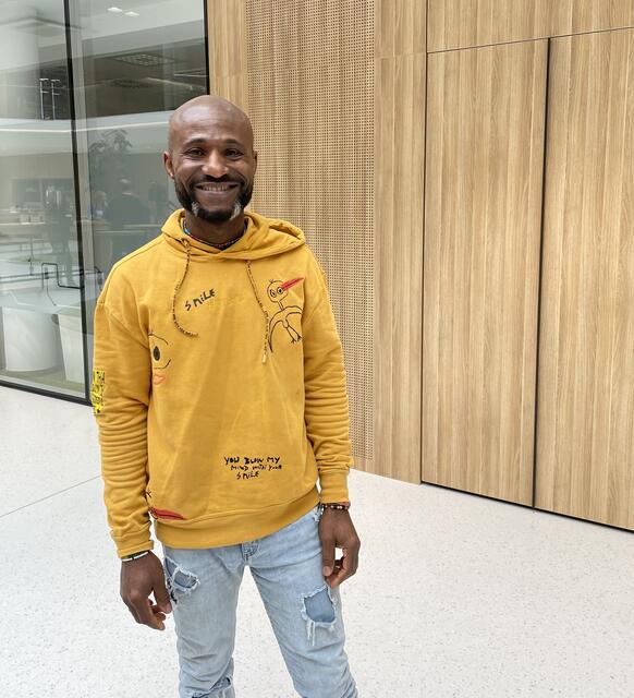 Peter Wilson aus Linz hat vier Kinder und eine Frau, die selbstständig ist. Die Wochenendschicht ermöglichte es ihm, Zeit in die Gründung seines Start-ups zu investieren und zugleich für seine Kinder da zu sein. | Foto: Ebner