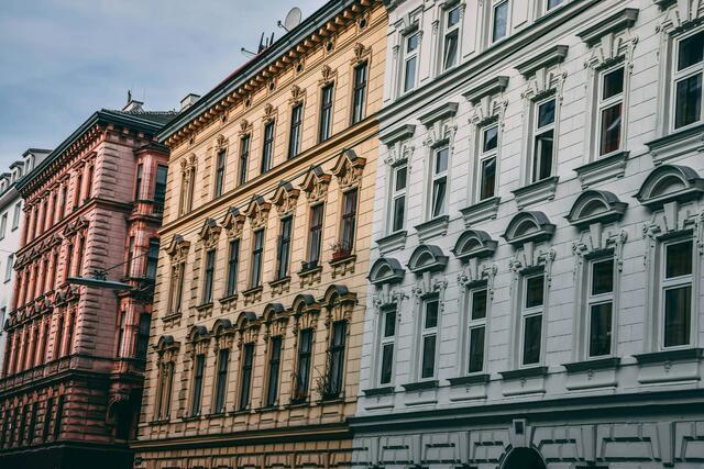 Laut den Grünen Wien gebe es jetzt keinen Grund mehr, "eine Leerstandsabgabe in Wien weiter auf die lange Bank zu schieben". | Foto: Hervé Papaux/Unsplash
