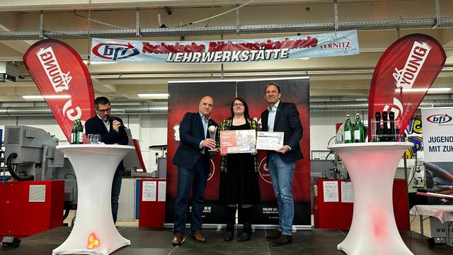 v.l.n.r Markus Wieser (AK Niederösterreich-Präsident &amp; ÖGB Niederösterreich-Vorsitzender), Lechner Jordan &amp; Christian Farthofer (Vorstandsvorsitzender BFI Niederösterreich)