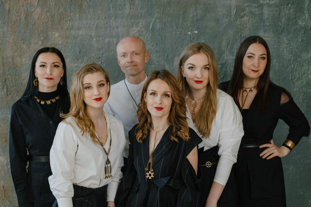 Das lettische Vokalensemble “Folk Mass” mit Beāte Krūmiņa, Laura Jēkabsone, Zane Stafecka, Paula Pērkone, Una Stade und Jānis Strazdiņš | Foto: KK
