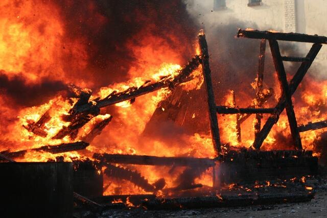 Am Freitagabend kam es zu einem Brand in Kumberg, Bezirk Graz-Umgebung. Ein Stallgebäude ist bis auf die Grundmauern niedergebrannt. | Foto: Symbolfoto - pixabay.com