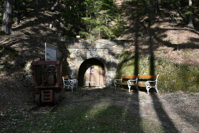 Eingang ins Schaubergwerk, ab Mai wieder zu besichtigen