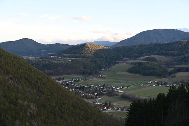 Ausblick von dort ins Schwarzatal