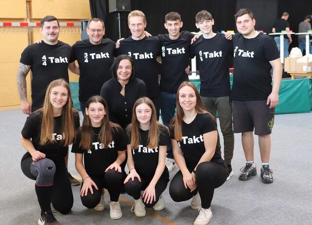 Gingen als Teams Auf:takt und Takt:voll an den Start. Die Musikkapelle der Roto Frank und der Marktgemeinde Kalsdorf mit Obmann Hannes Karpjuk (2.R., 2.v.l.) | Foto: Edith Ertl