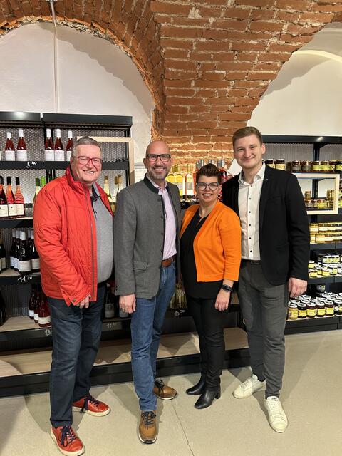 Am 28. Februar wurde zum ersten Genuss-Shop-Opening in des Besucherzentrum Grottenhof geladen. | Foto: Grottenhof