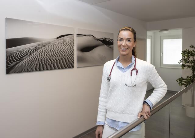 "Ich bin gern in Oberalm. Daher bin ich über die erfolgte Lösung sehr froh", sagt die Allgemeinmedizinerin Mirella Mainoni. | Foto: Mainoni / Andreas Kolarik