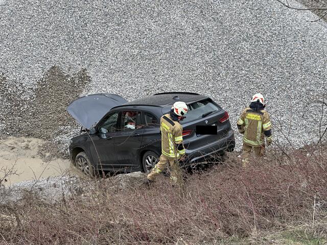 Welche Verletzungen sich der Pkw-Lenker zugezogen hat, ist derzeit noch nicht bekannt. | Foto: ZOOM.Tirol