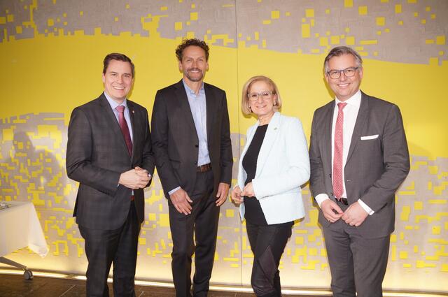 Bürgermeister Christoph Kaufmann, ISTA-Präsident Martin Hetzer, Landeshauptfrau Johanna Mikl-Leitner und Bundesminister Magnus Brunner 